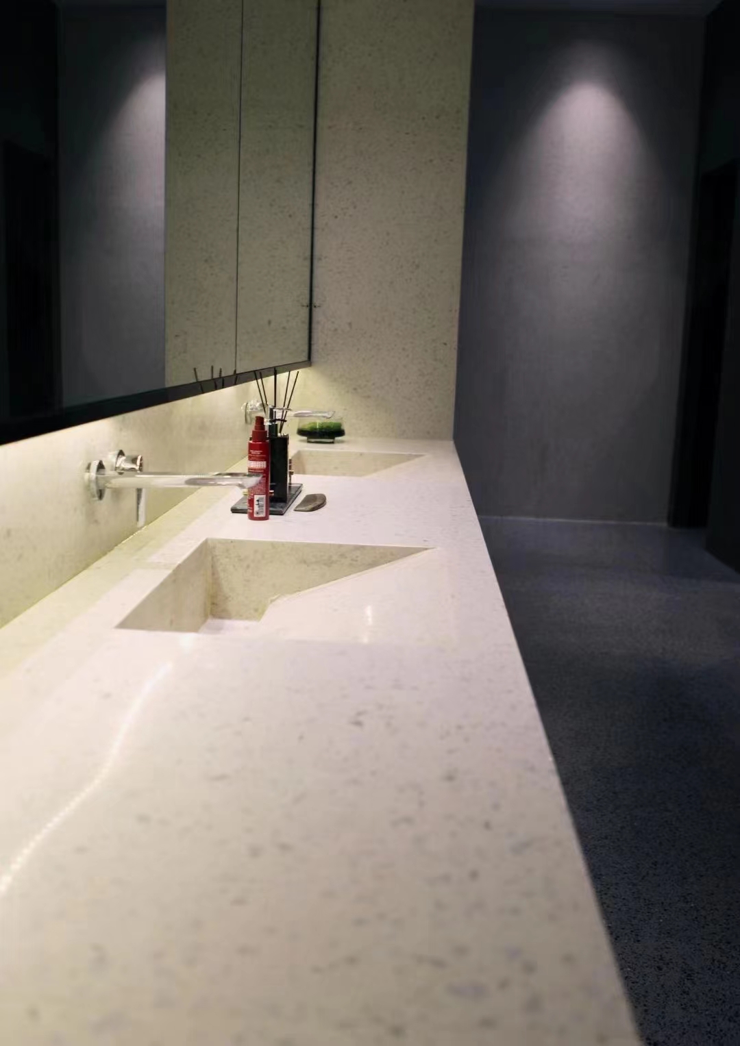 Dessus de meuble-lavabo rectangulaire à droite pour salle de bain